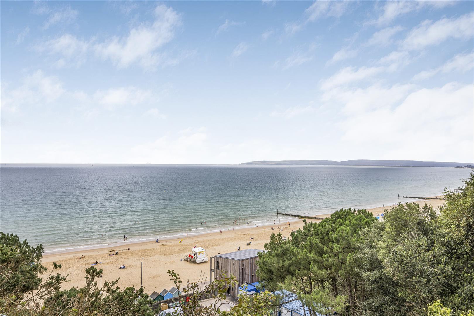 ** Stunning Sea Views ** 1517 Durley Gardens, Bournemouth Lovett
